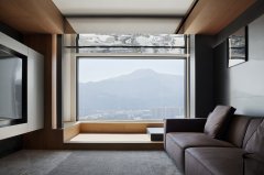 “自然质感+现代极简”的共生空间